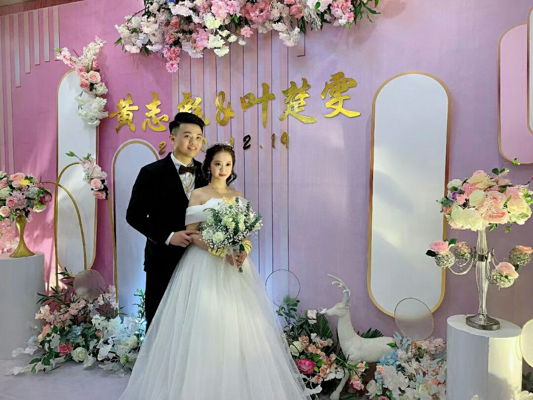 幽默风趣，大气稳重主持人