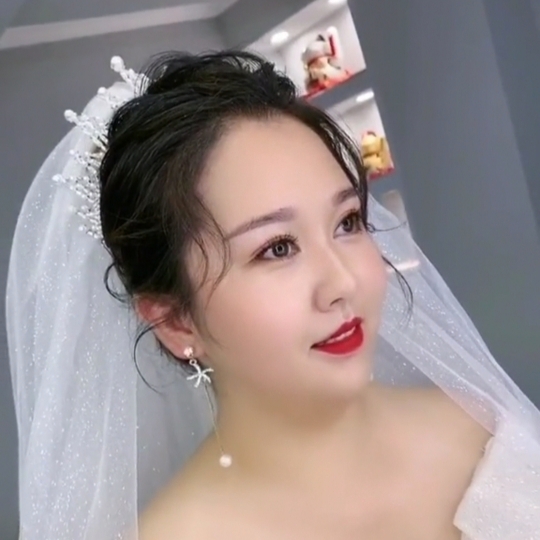   你笑起来真好看 ～      