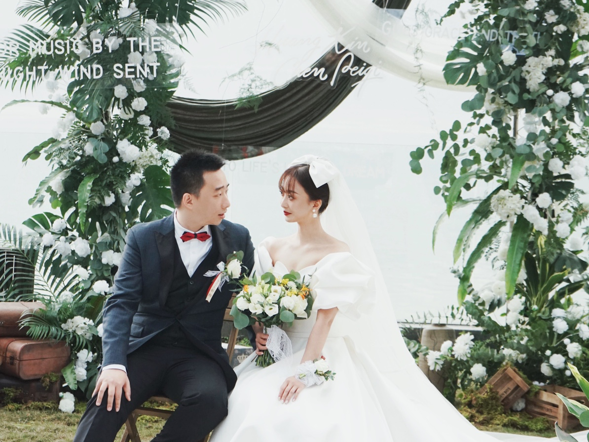 【人气超值】户外婚礼新娘跟妆总监级化妆师三套造型