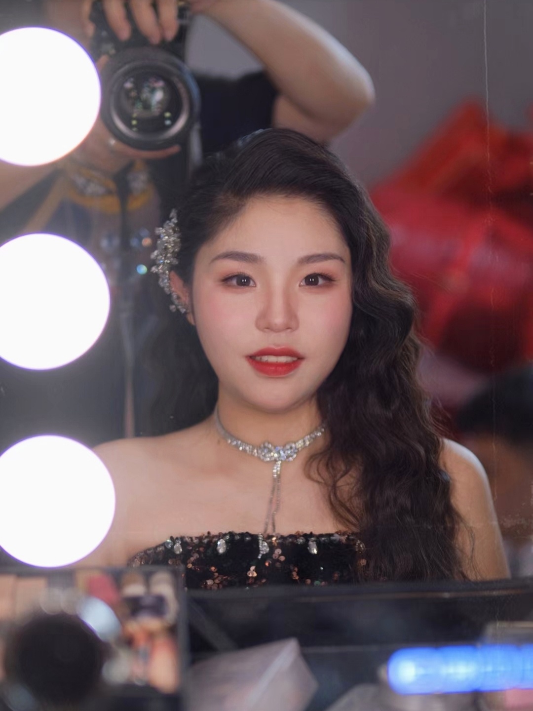 年会、主持人服装+化妆