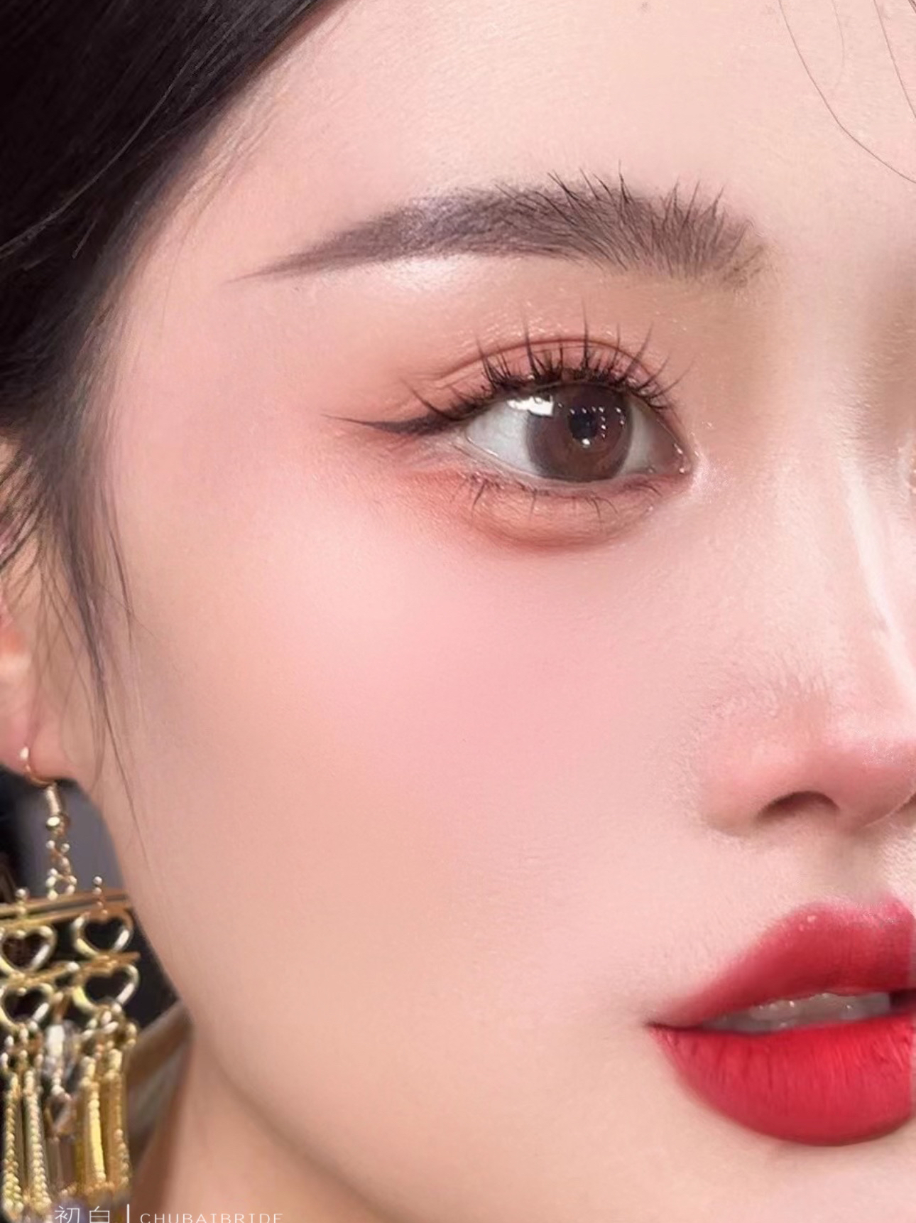 首席化妆师全天跟妆+臻选婚纱套装