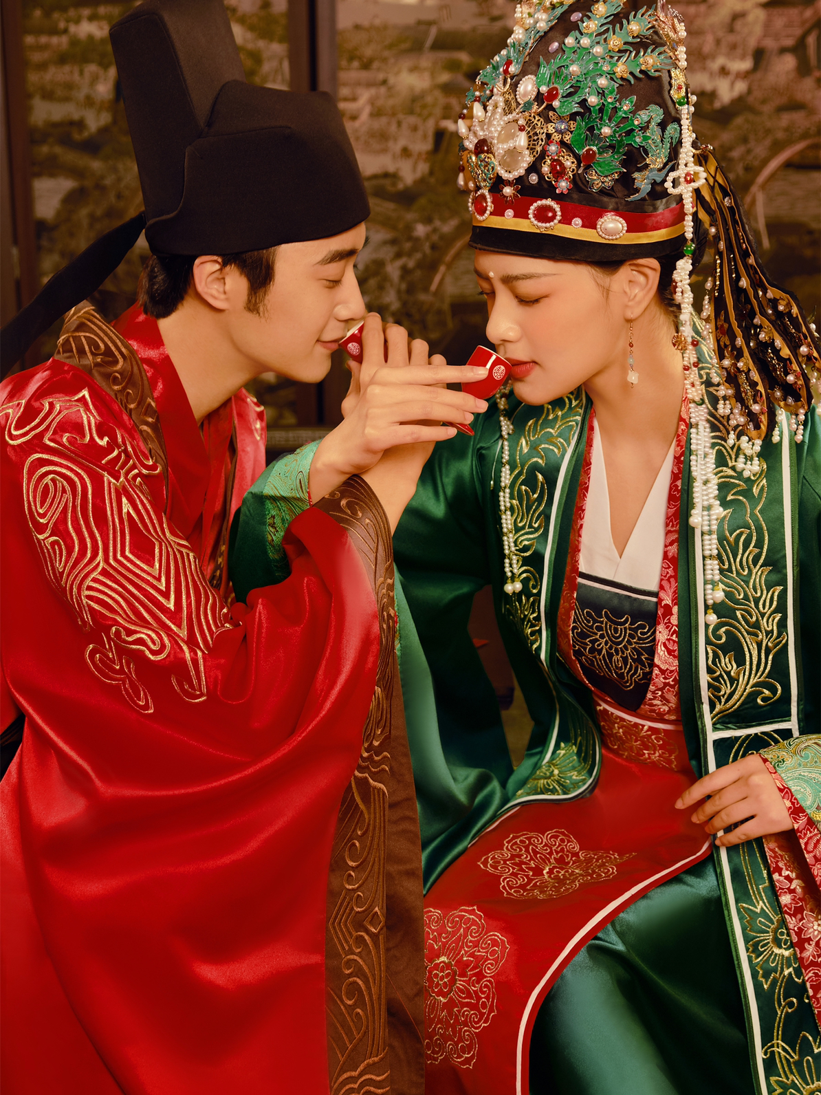 圆梦了！红男绿女宋制汉服婚纱照太好看了