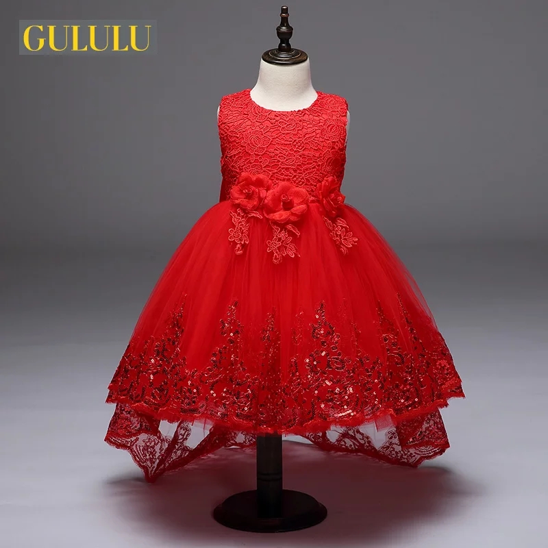 纠结，给小花童选哪件衣服好？[抓狂]