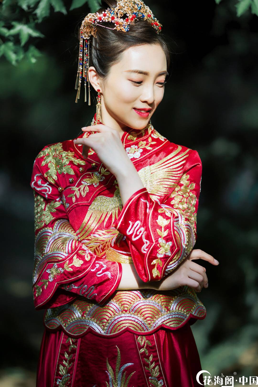 DIVINE缔婉手绣盘金中式秀禾服