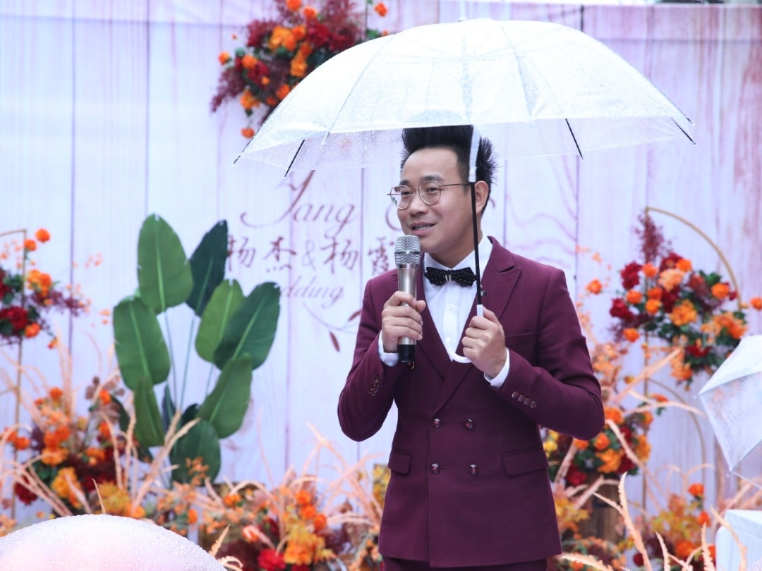 成都主持人大雄《日子很甜》