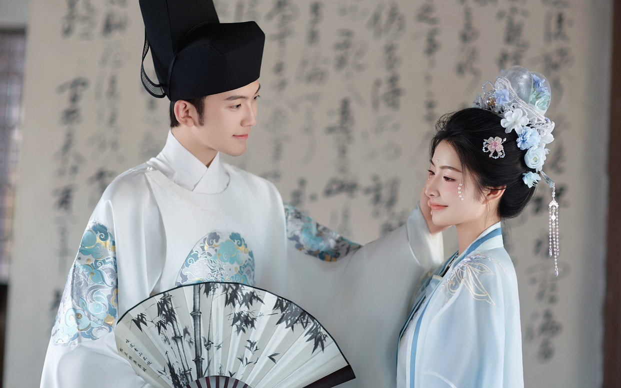 园林雅致汉服婚纱照