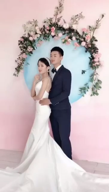 台湾纯缎深V领露背鱼尾长拖尾婚纱