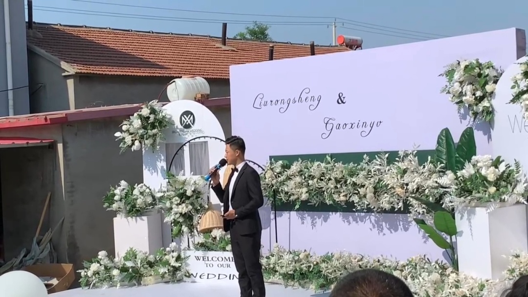 户外，微风，暖阳，有你 有她