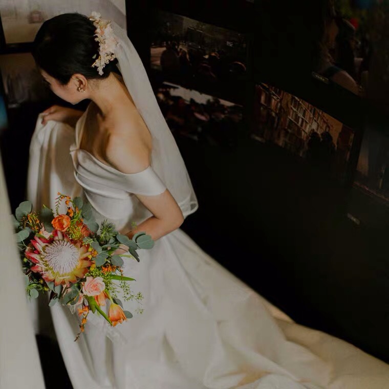 满庭芳婚纱转出