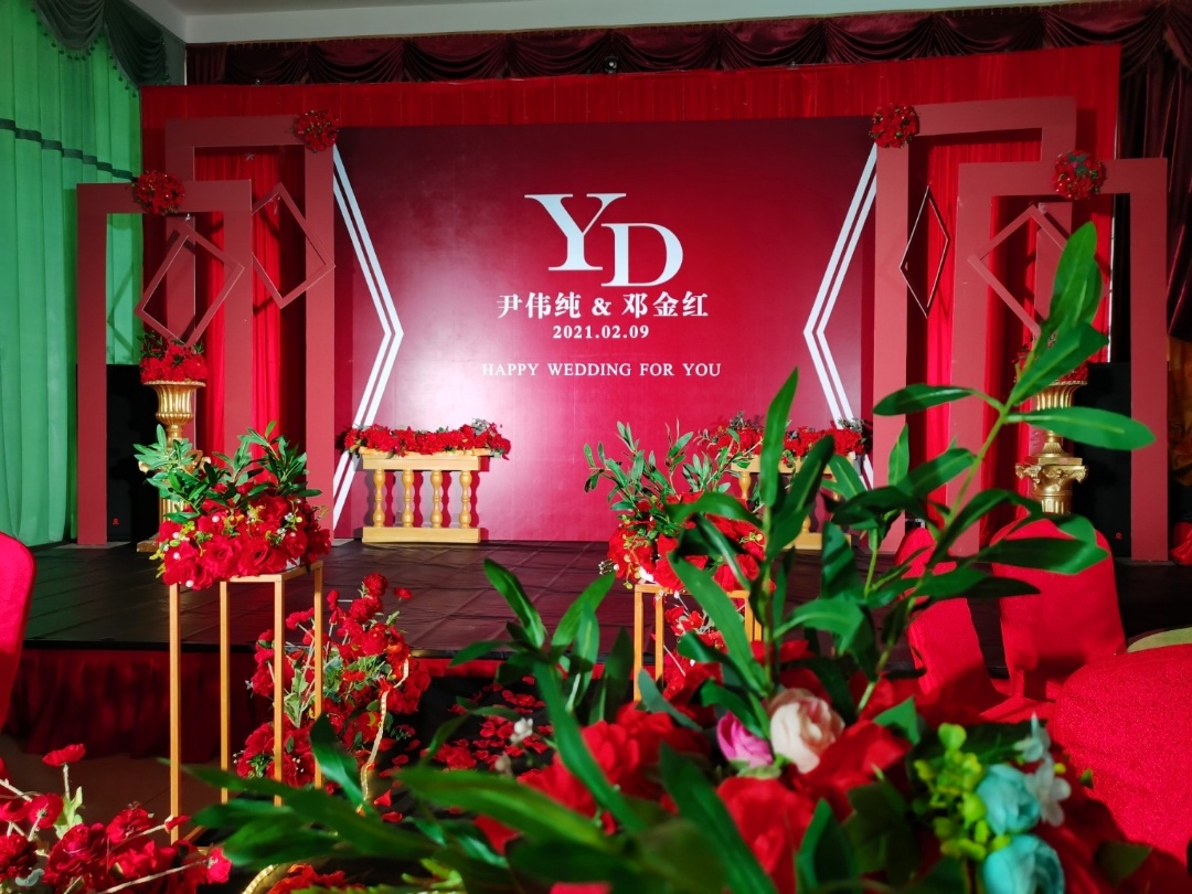 紅黑金大氣婚禮，戶外室內(nèi)都適合