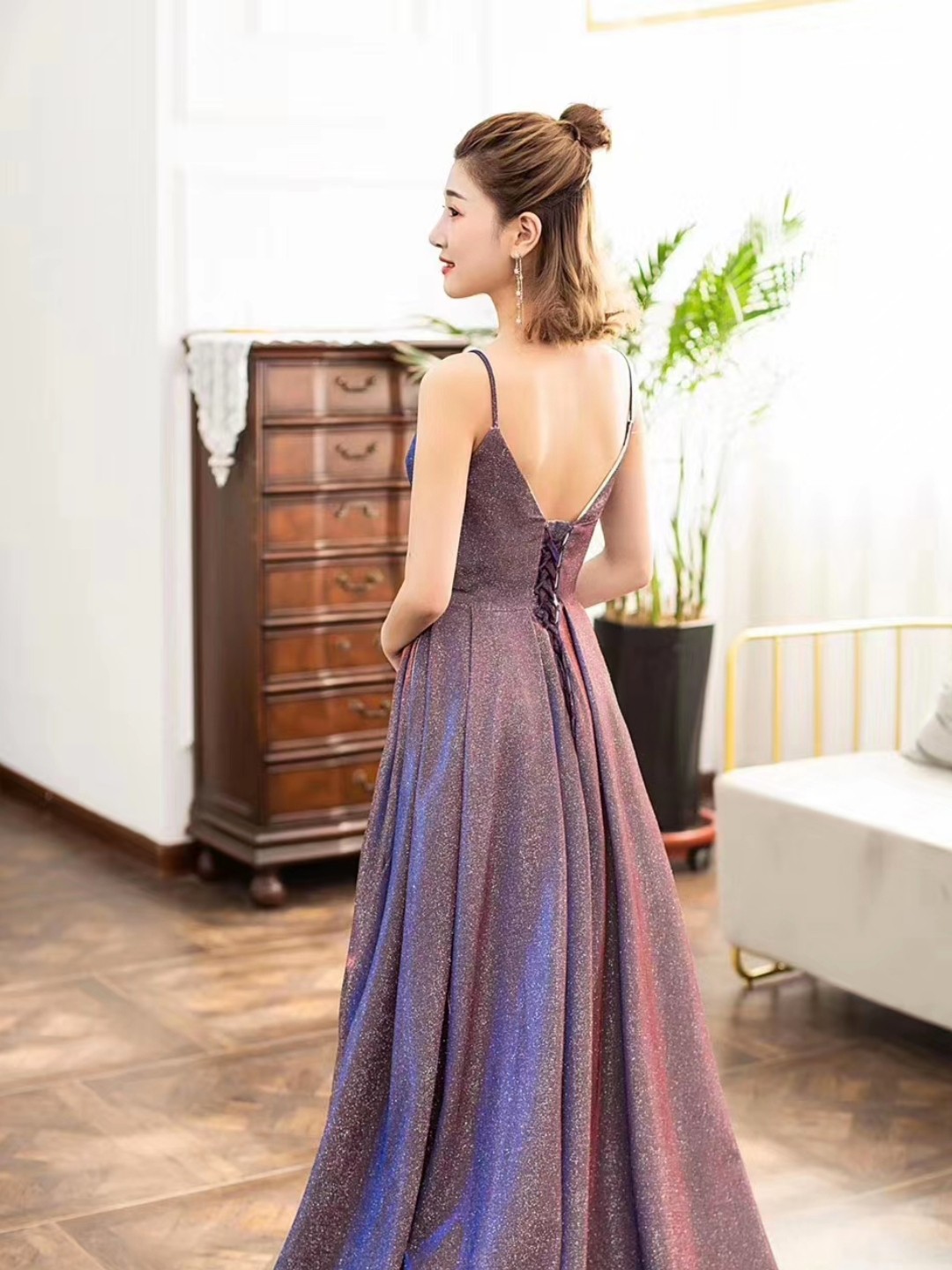曼瑞婚纱~定婚/回门礼服＋化妆造型
