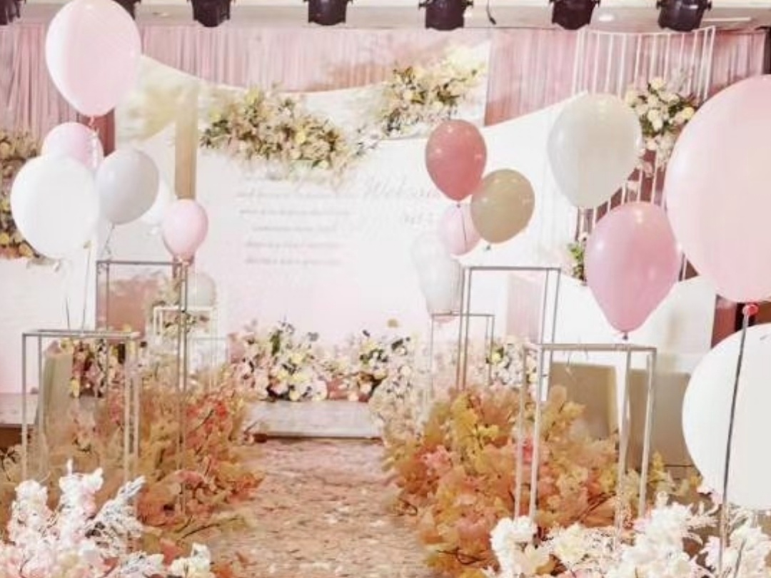 粉色婚礼，是新人比较喜欢常用的色系