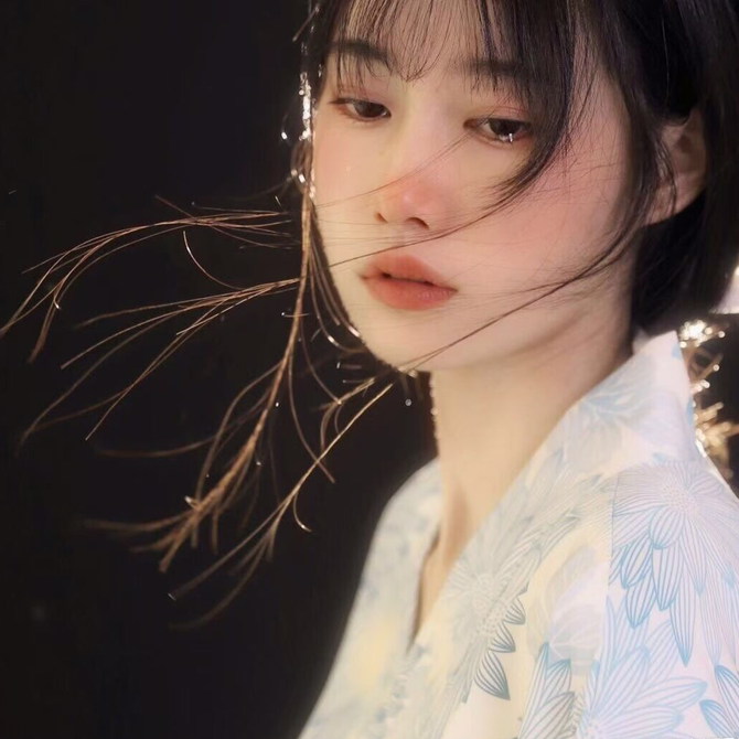 超火的神明少女系列写真集