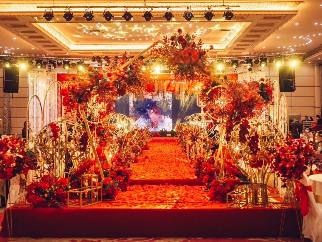 柳河北方酒店欧式高贵红金套系