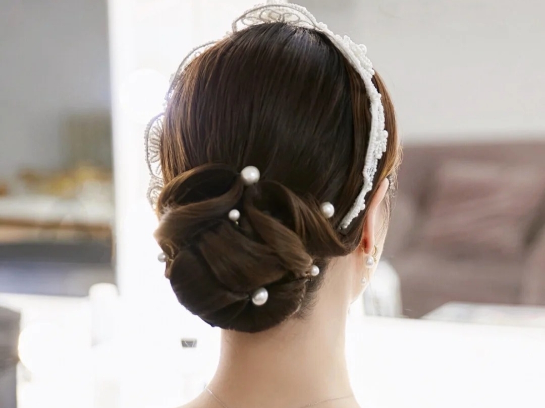 全天婚礼跟妆 +赠送 2妈妈妆  1新郎妆