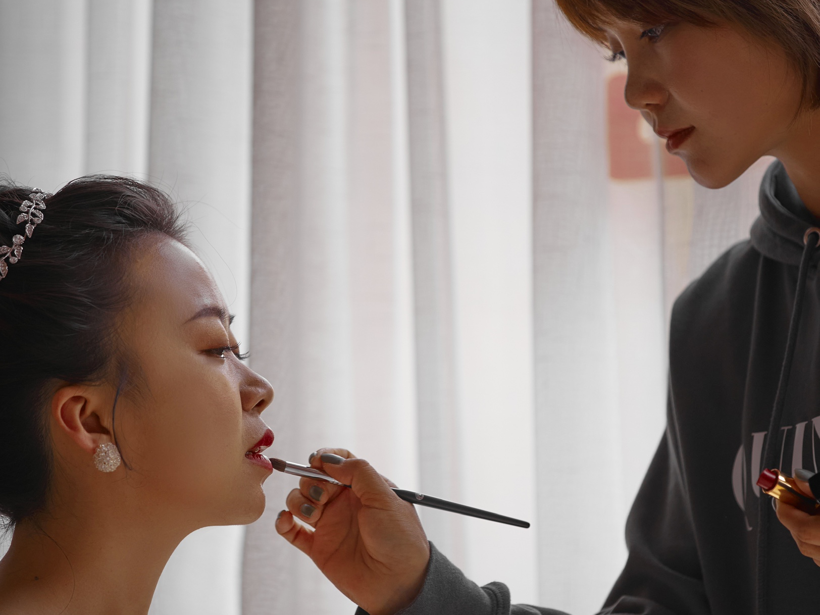 新娘全天跟妆  包含妈妈妈妆伴娘装