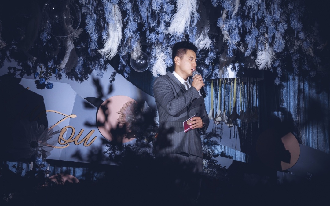 资深主持+专业流程策划+督导+音乐执行