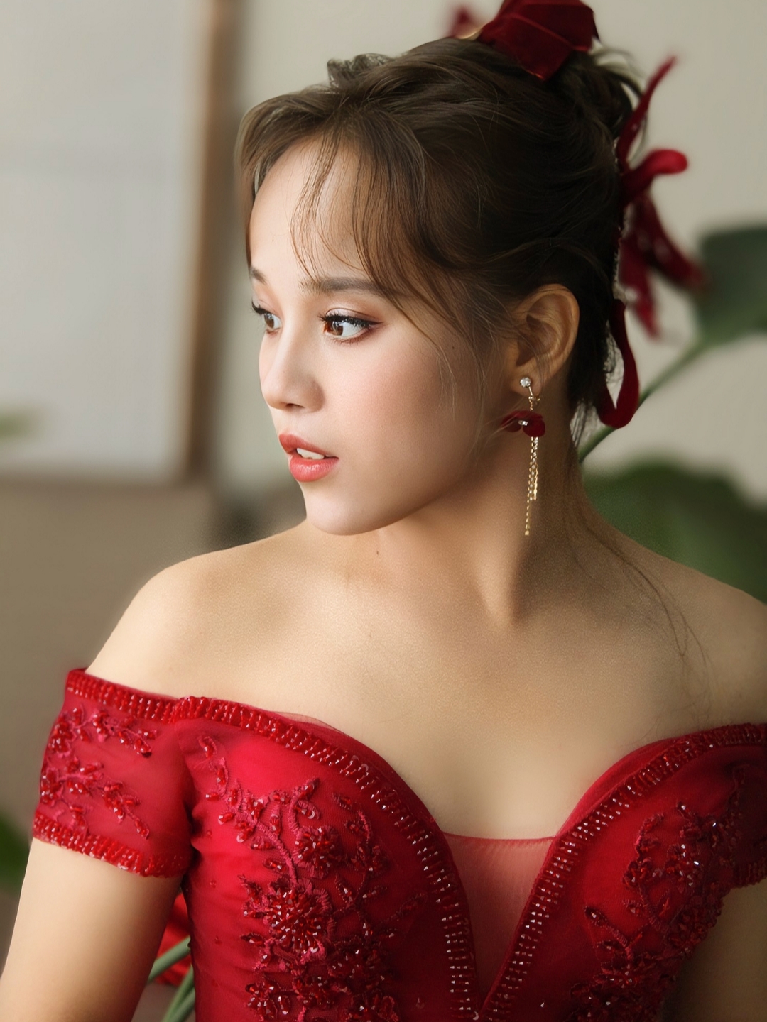 婚礼秀禾白纱敬酒造型