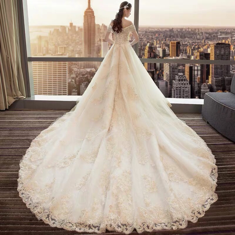 主婚纱礼服转让