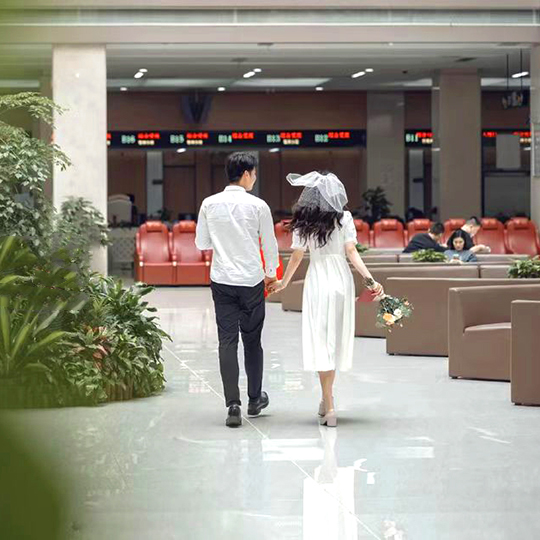 领证跟拍 | 送登记照 送臻爱框 含妆发服装