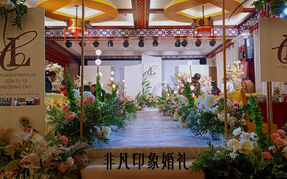 簡約白綠系婚禮｜ 寒冬里的春日氣息