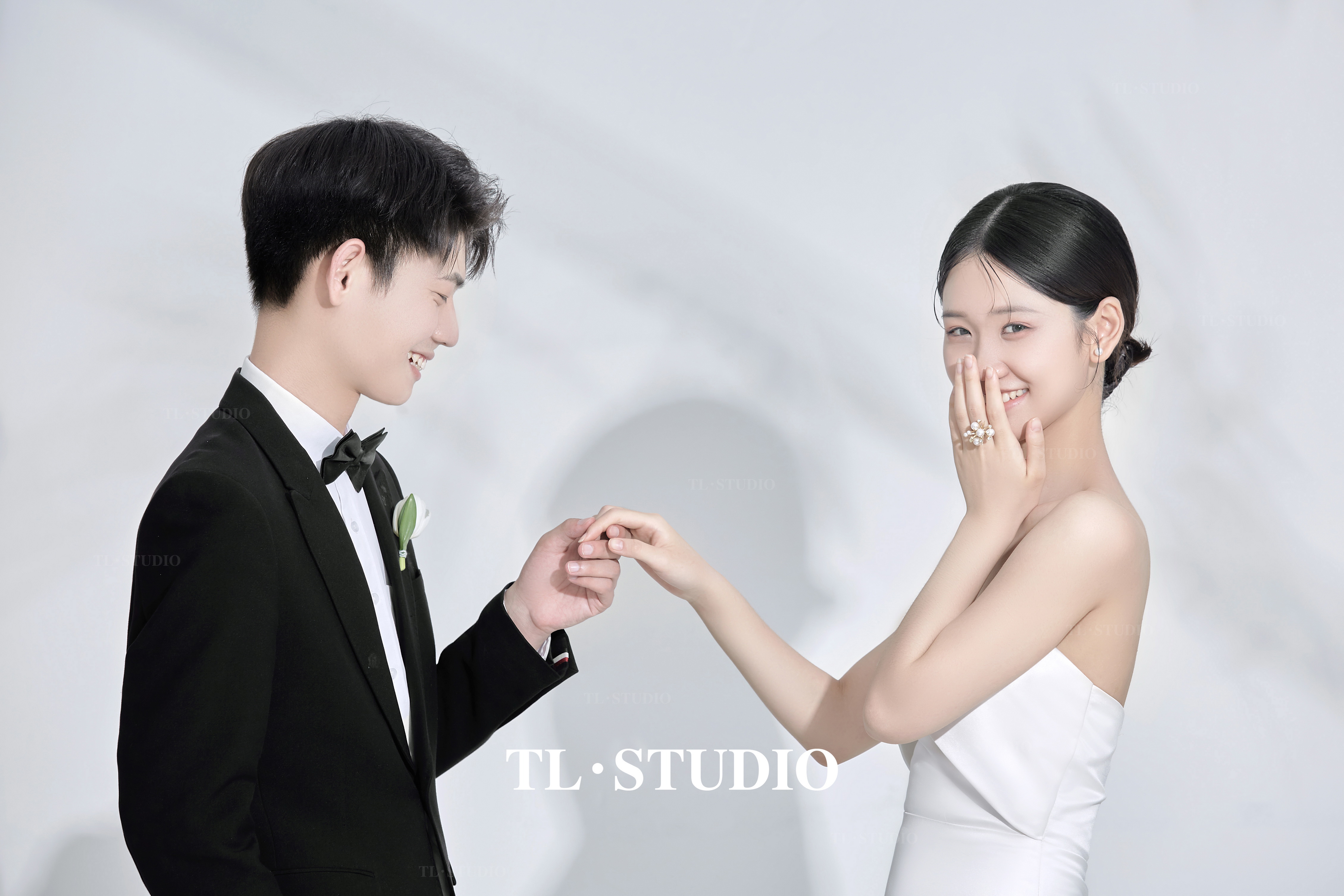 【特惠限量套餐】简约韩式婚纱照