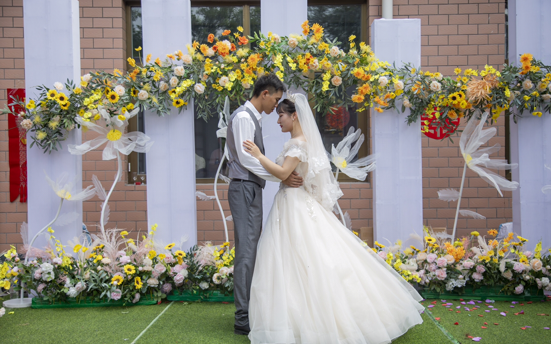 农村庭院+秋色系婚礼+赠送会场气球布置