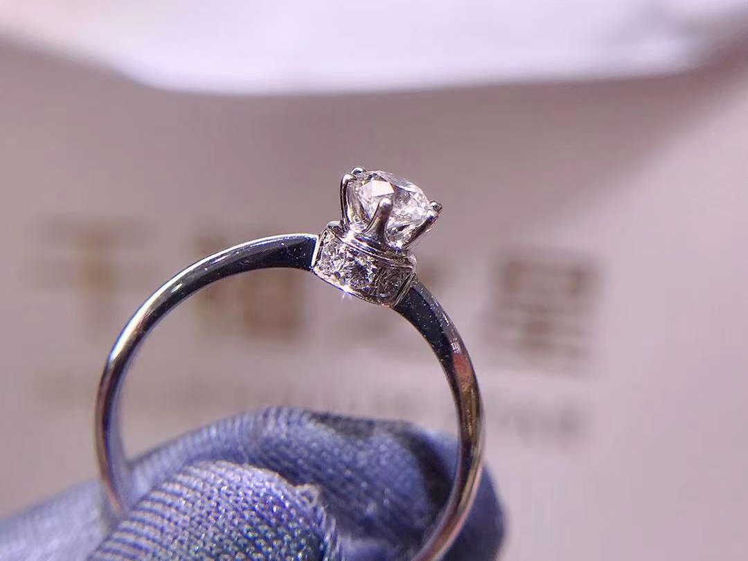 宝藏款式轻奢小众公主皇冠6爪女戒