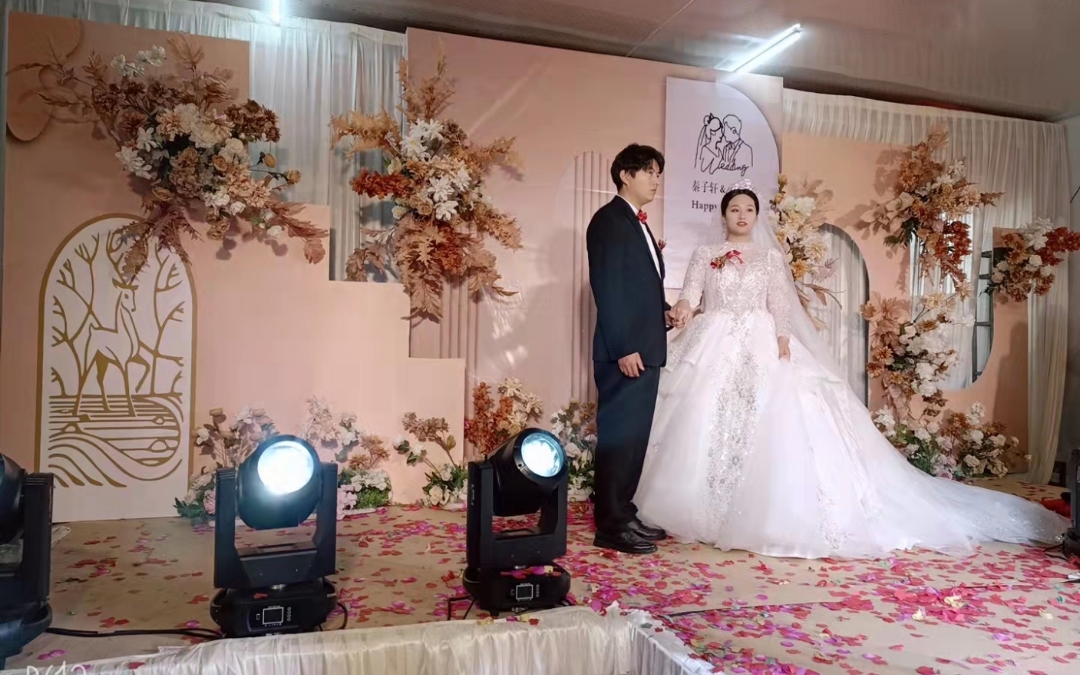 新中式婚礼或者西式浪漫婚礼