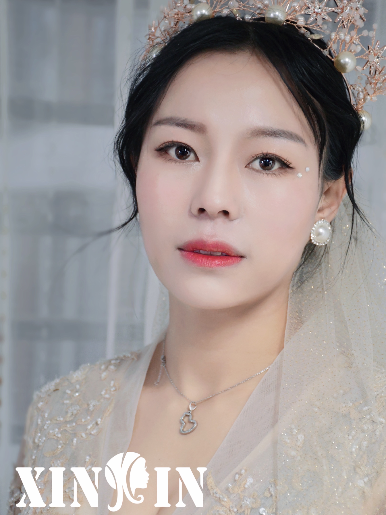 大气香槟婚纱妆造
