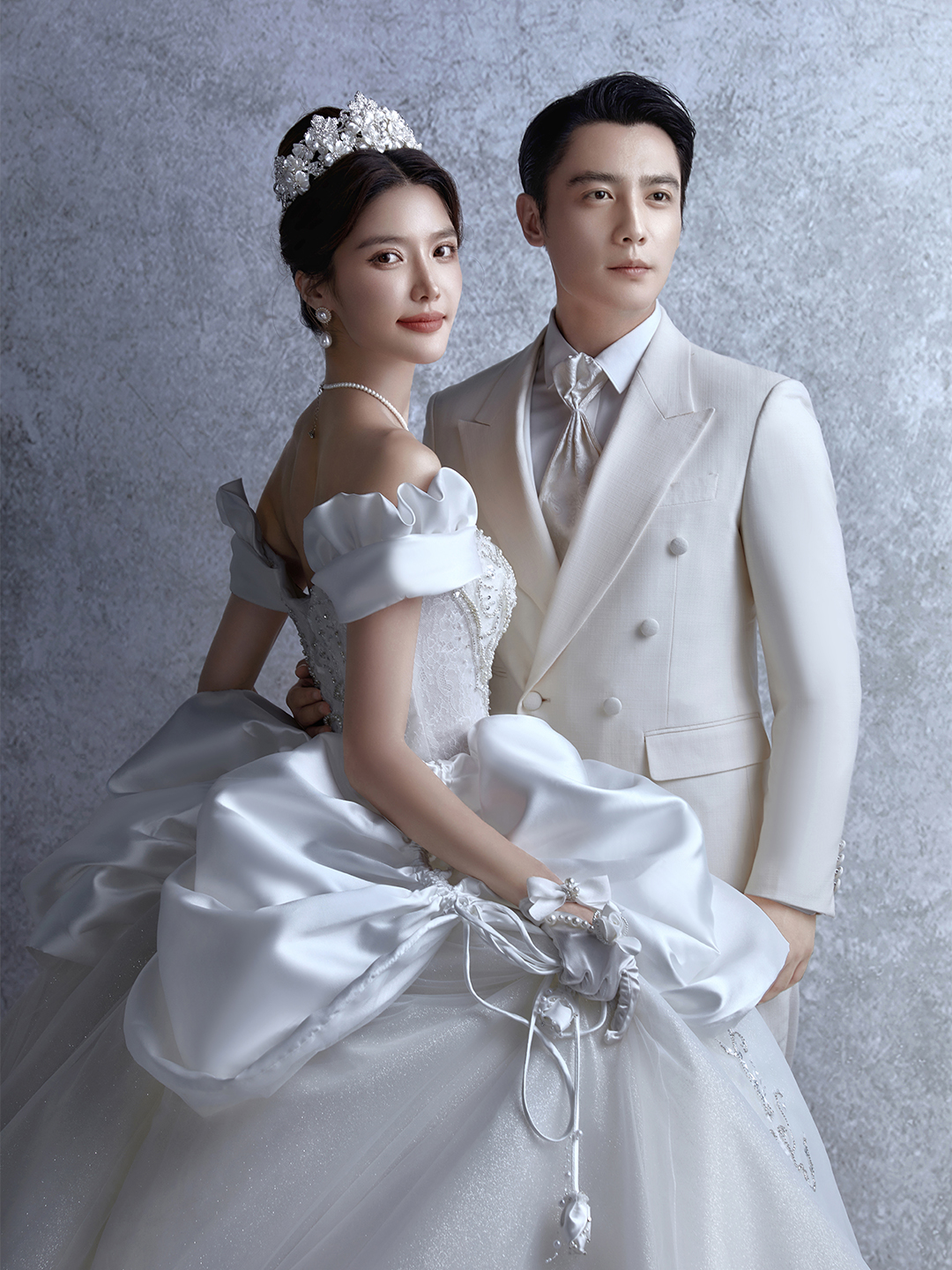 在逃公主婚纱照第二期丨室内高定婚纱照