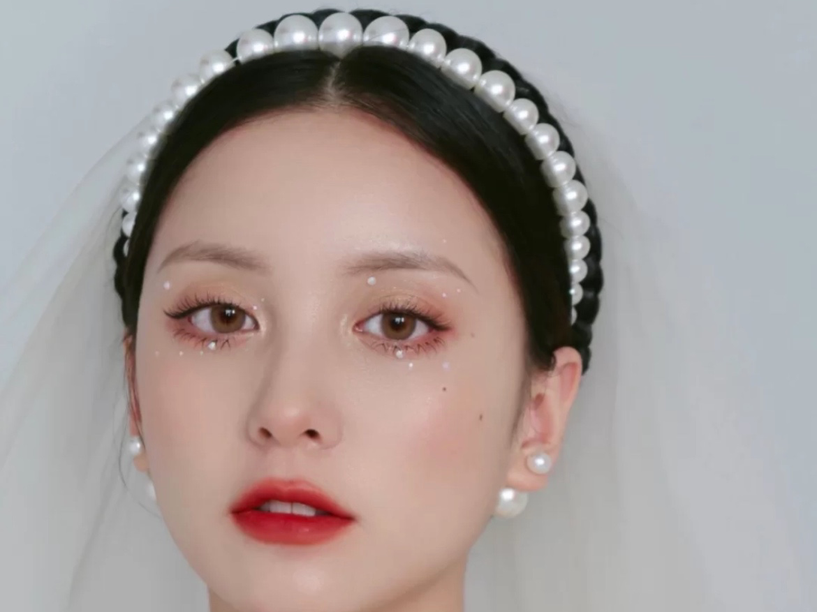 高级定制新娘造型2套秀禾，白纱，