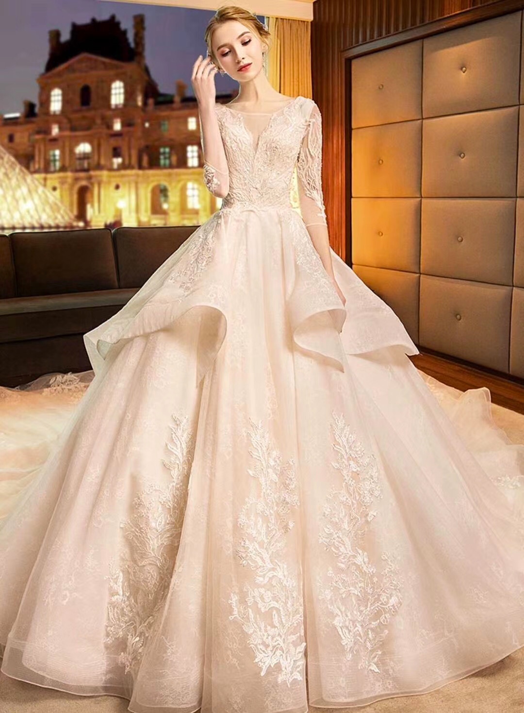 婚纱200～300元左右