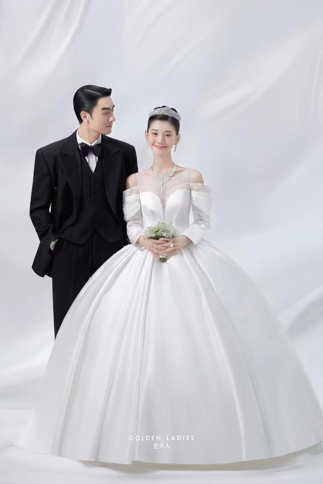 【优选】8服8造+1对1服务+送婚纱/超值婚纱照
