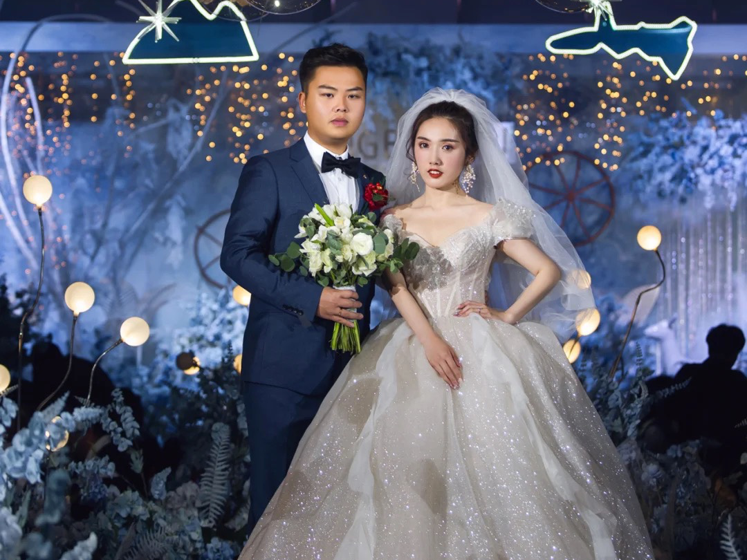 资深档化妆师全程跟妆#赠送两个亲友淡妆