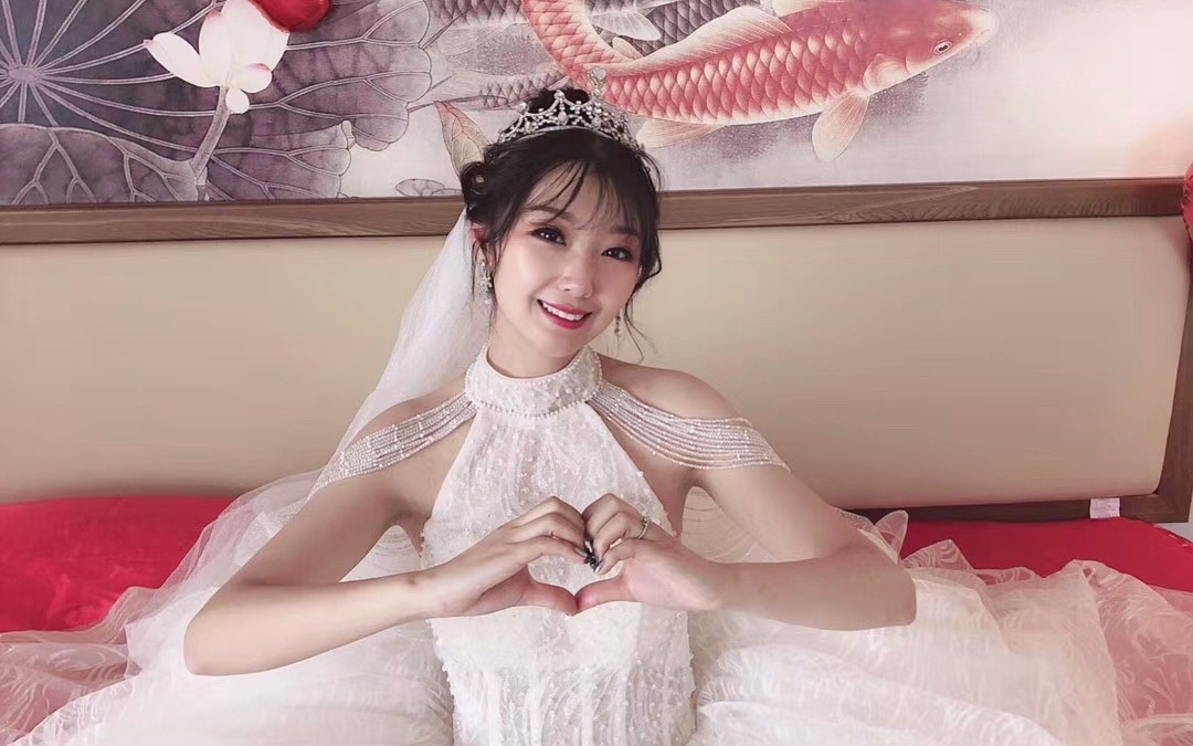 新娘的身材和五官太完美了