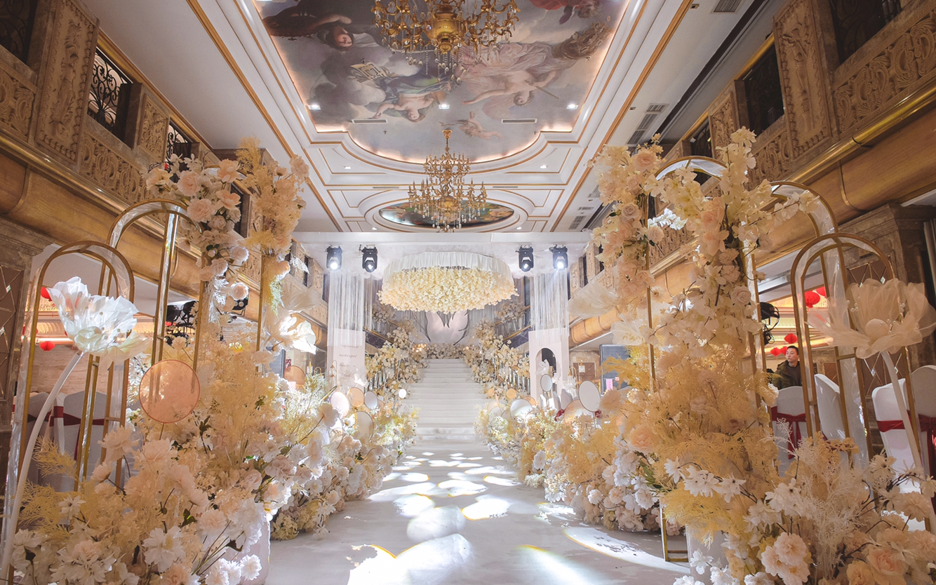 高性价比唯美大气香槟系婚礼