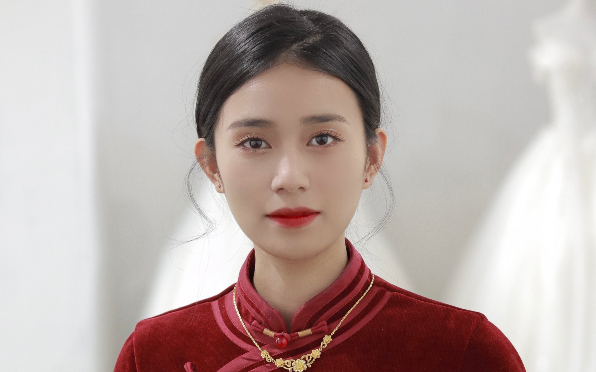 抽丝韩系简约红色礼服新娘妆容造型