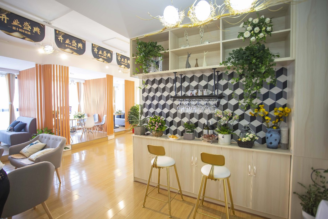为伊作嫁婚礼策划中心(中心广场店)