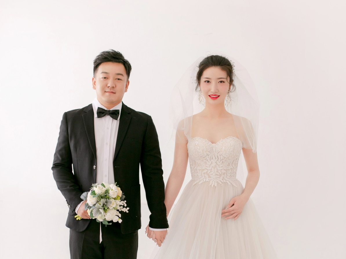 气质女神超火爆总监化妆师全天跟妆套餐