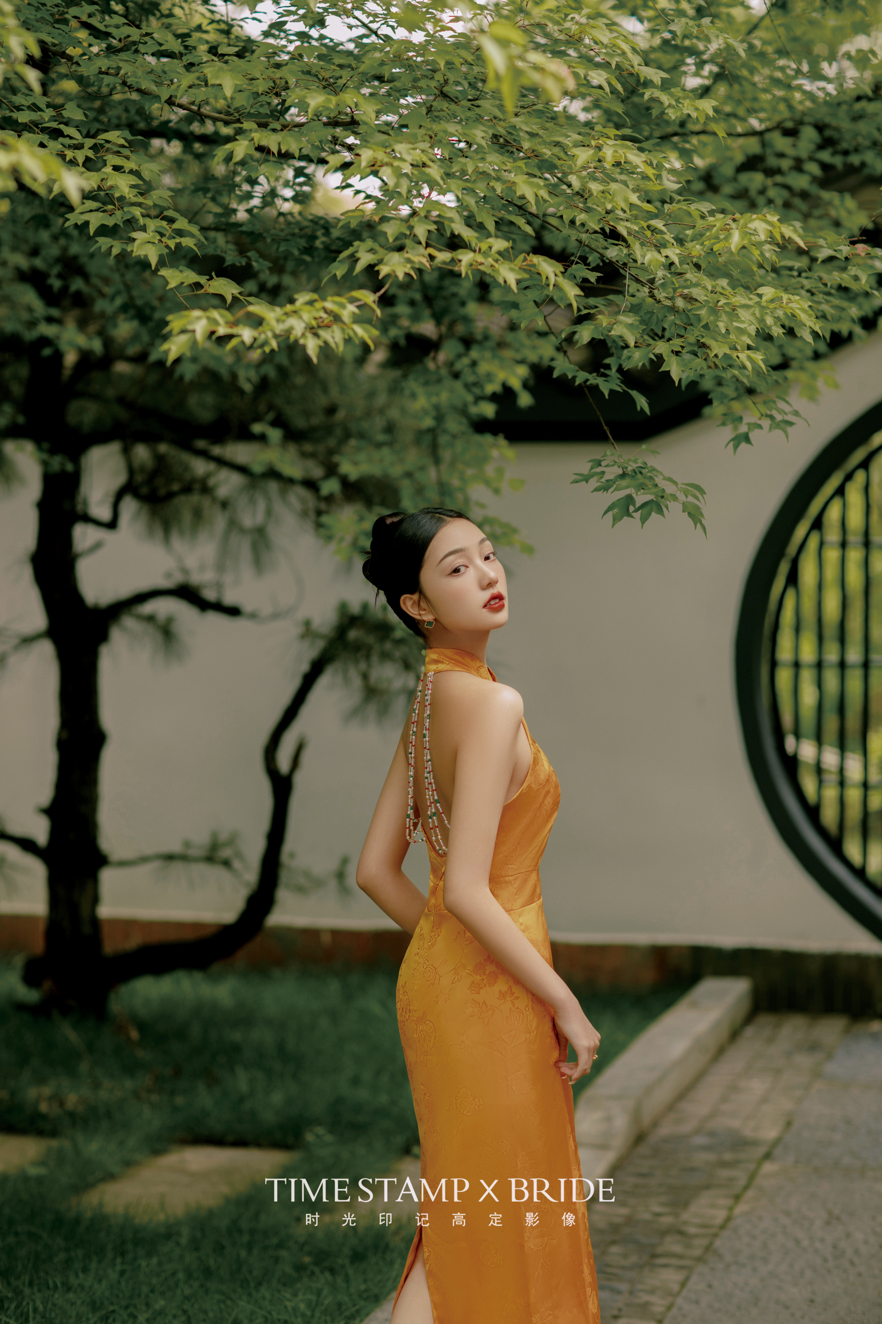 黄色旗袍园林婚照 园林意境 东方气韵！