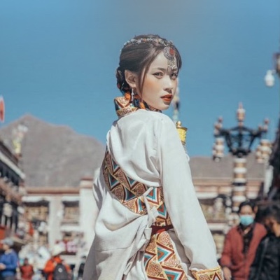 化妆师肖肖