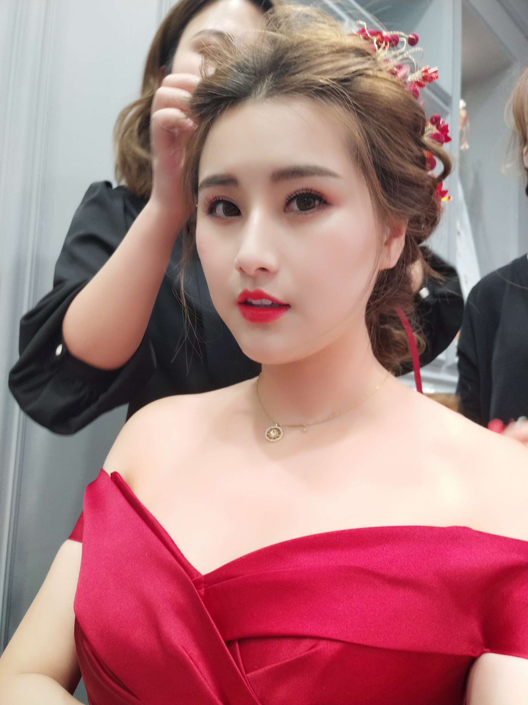 💓备婚日常之试妆 超美超闪婚纱造型[两眼放光][两眼放光]