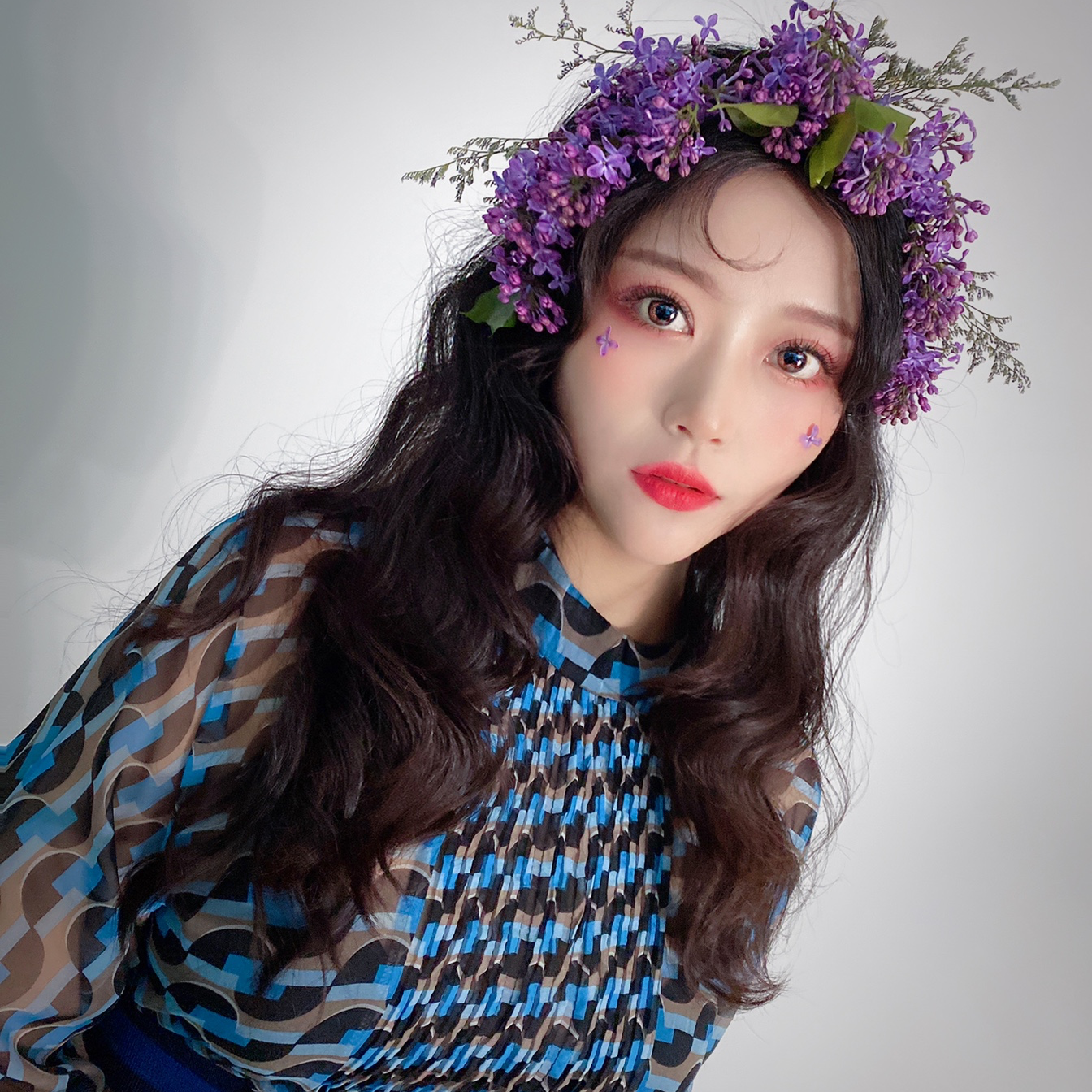 楼下的丁香花开了  来一组鲜花造型