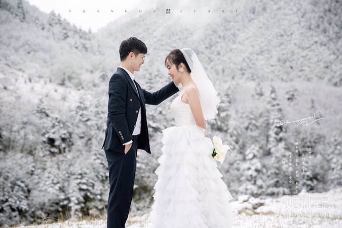 在川西初雪拍的婚纱照美成这样❄️朋友圈羡慕哭😭