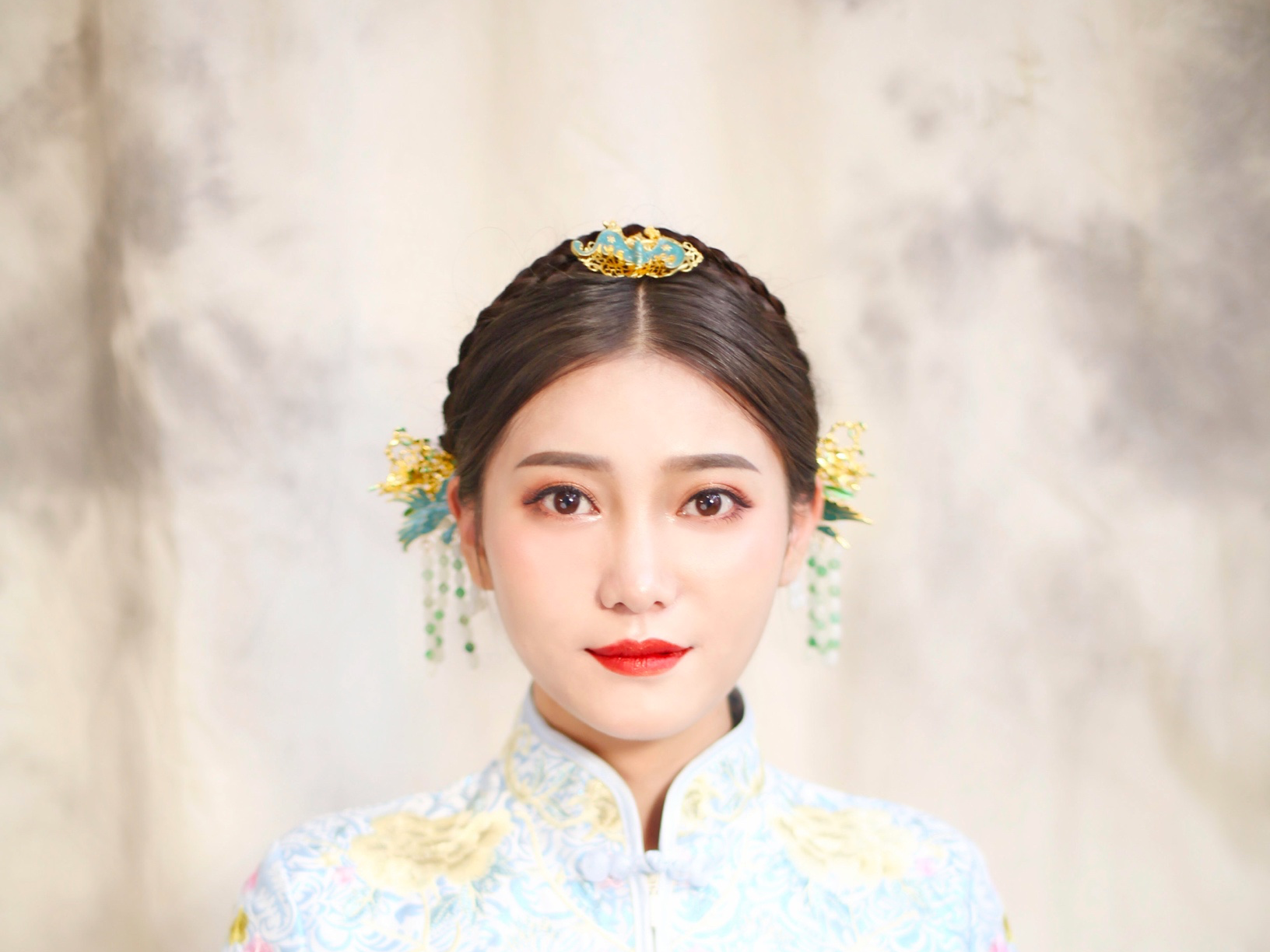 资深明星化妆师全天跟妆（风格韩系大方）