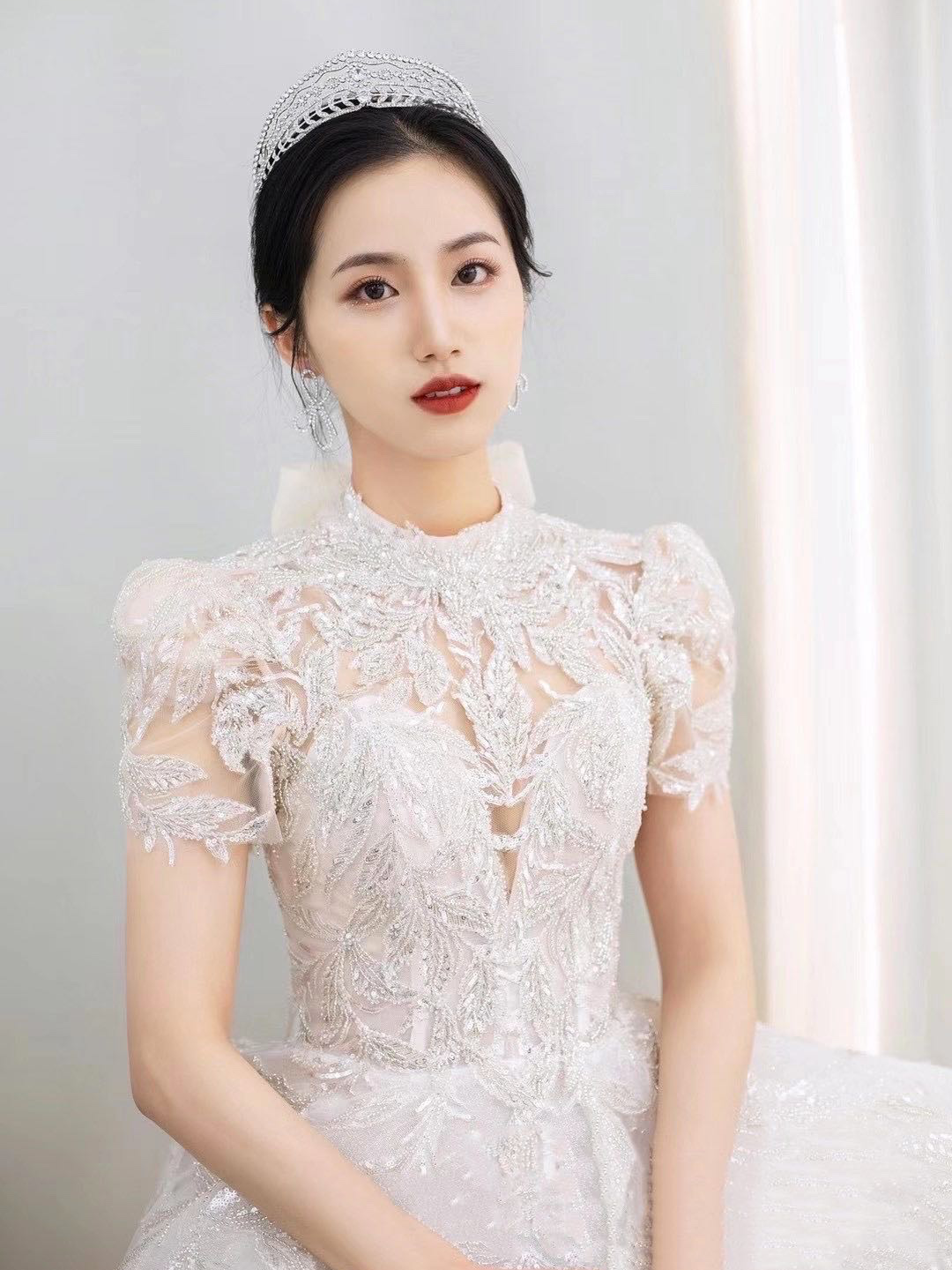 8套礼服婚纱秀禾敬酒服伴娘服