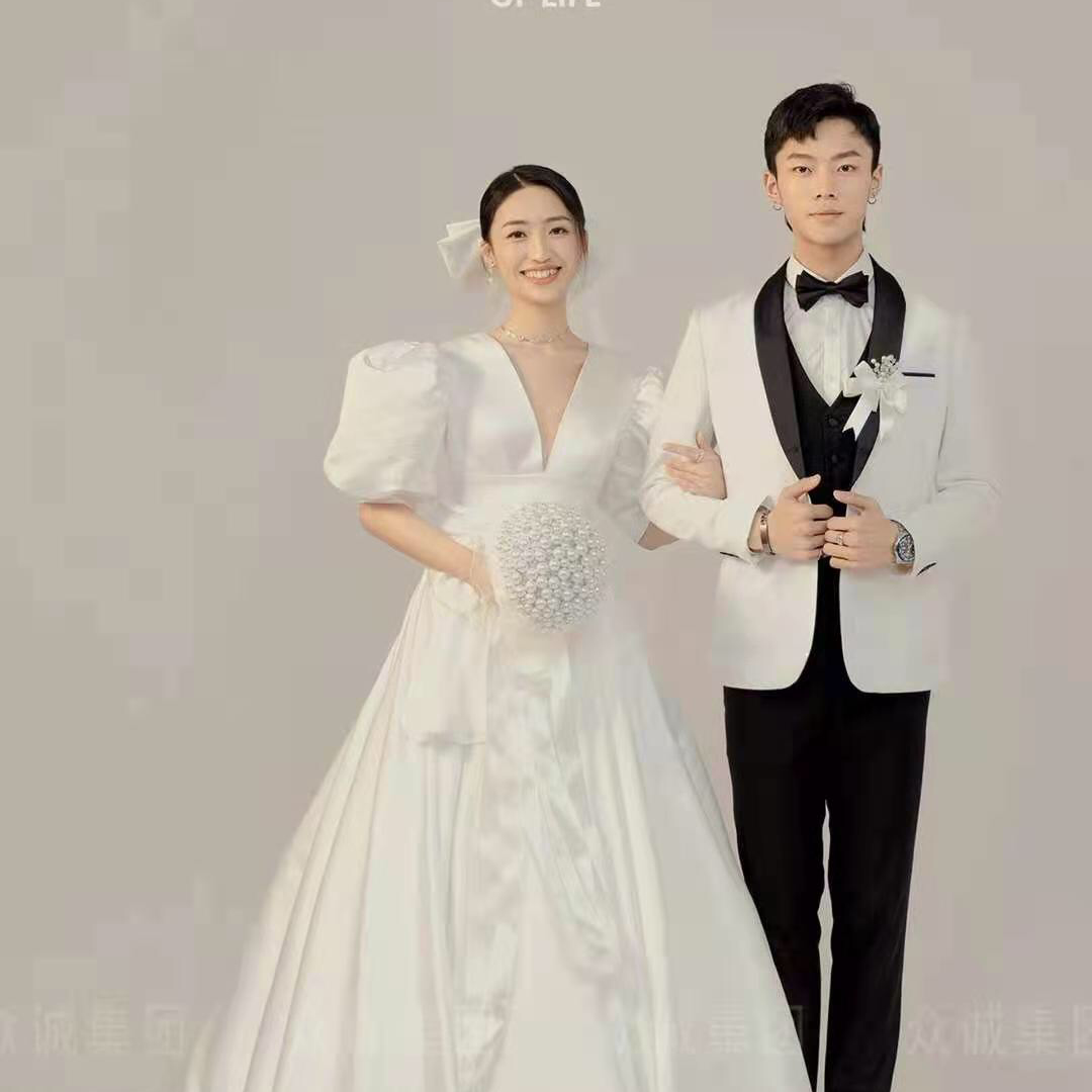 婚纱全场套餐立减2000元现金