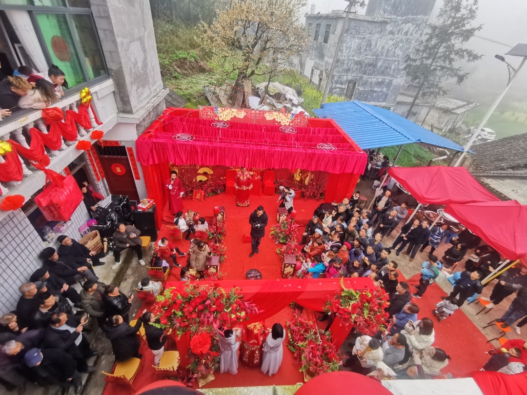 中式婚礼主持   音响师一名