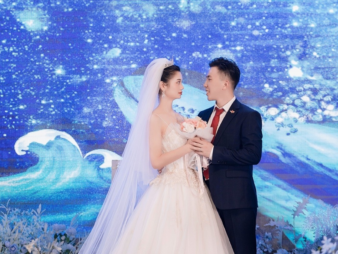 套餐C资深化妆师全天跟妆【现在预定送亲友妆】